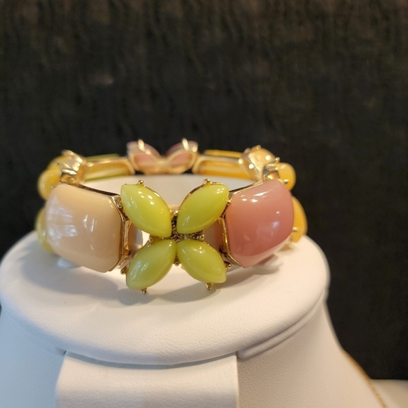 Set of 2 Vintage Pastel Acrylic Stretch Bracelet and Acrylic Bead Coil B… - Picture 9 of 11